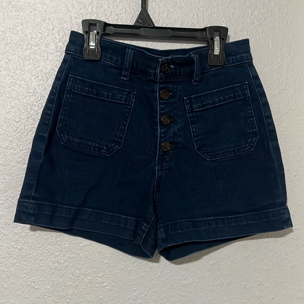 JCREW Women’s high waisted button up shorts 28